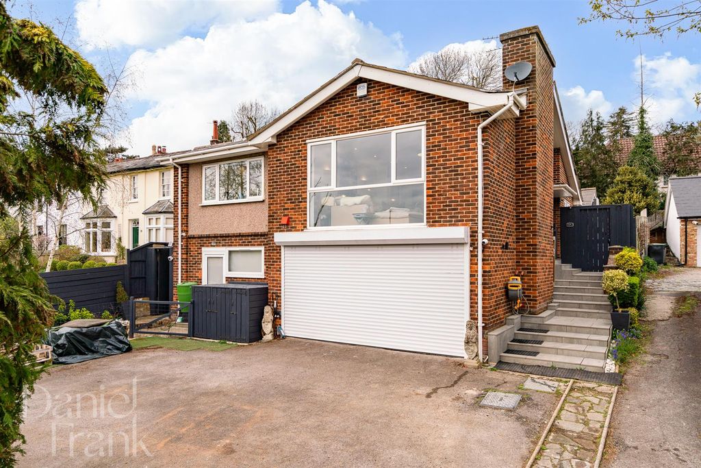 Property photo 1 of 30