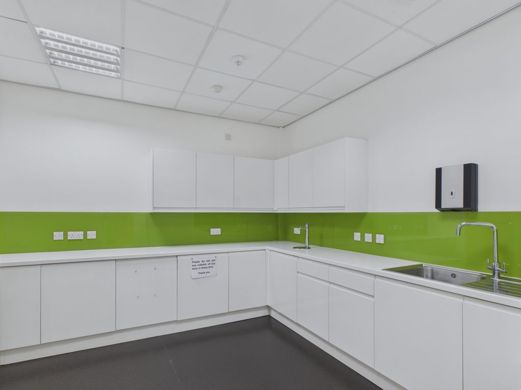 Property photo 3 of 7 Photo 12