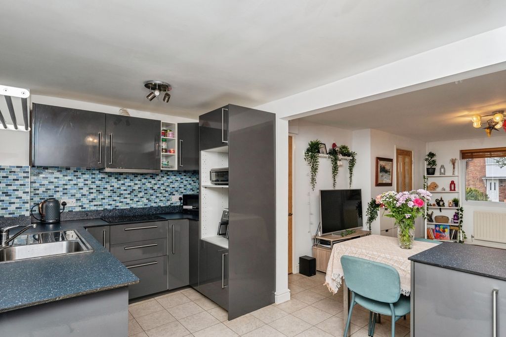 Property photo 3 of 17 Pbox-Img.Jpg