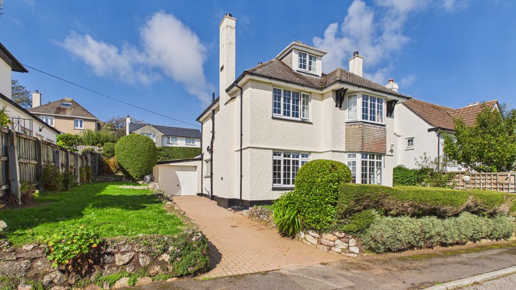 Property photo 1 of 15 3 Bedroom Detached House For Sale