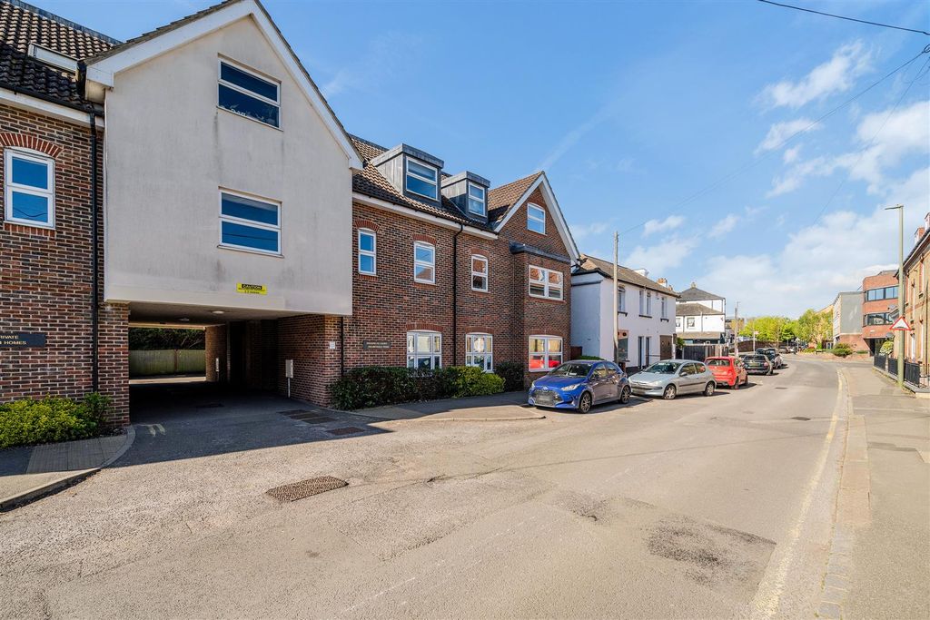 Property photo 1 of 20 Prospects Court, Flat 9 (2).Jpg