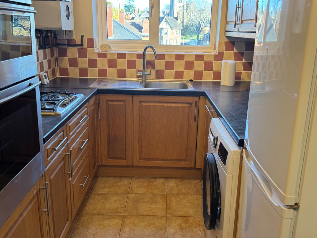 Property photo 2 of 11 22 Culworth House - Kitchen