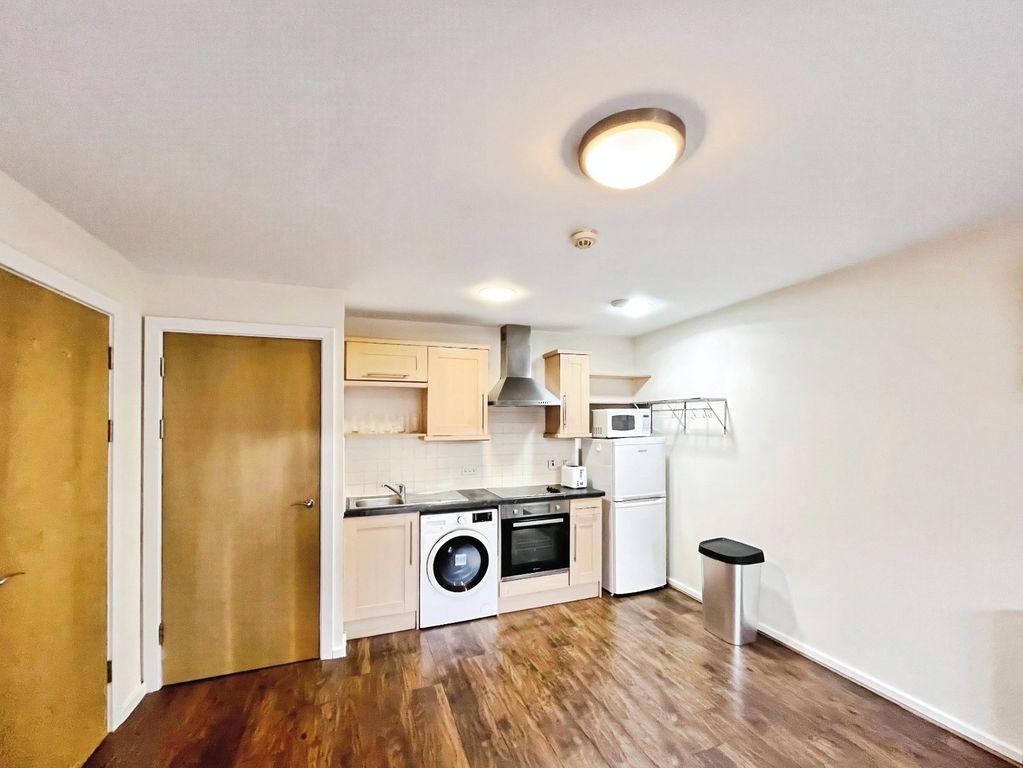 Property photo 2 of 5 Picture No. 23