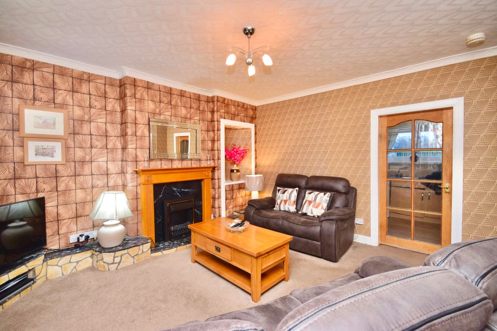 Property photo 3 of 24