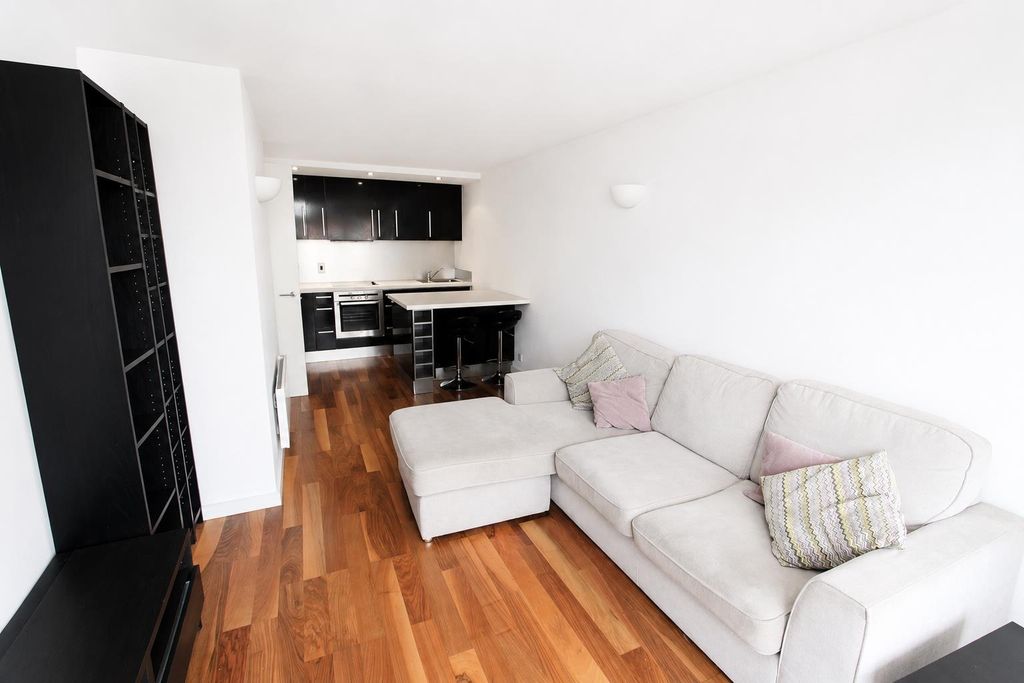 Property photo 3 of 9 Bright Open-Plan Living With Stylish Wood Floors...