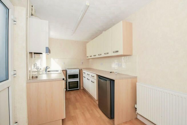 Property photo 3 of 12 Kitchen