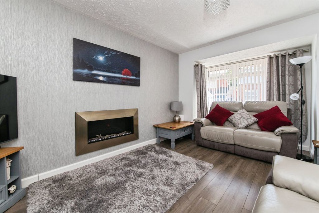 Property photo 2 of 18