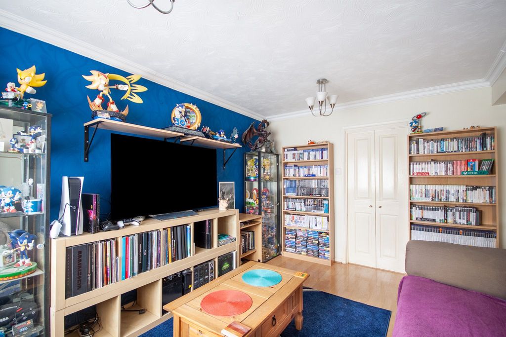 Property photo 2 of 16
