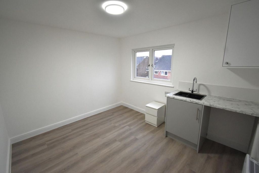 Property photo 1 of 3 Bedroom