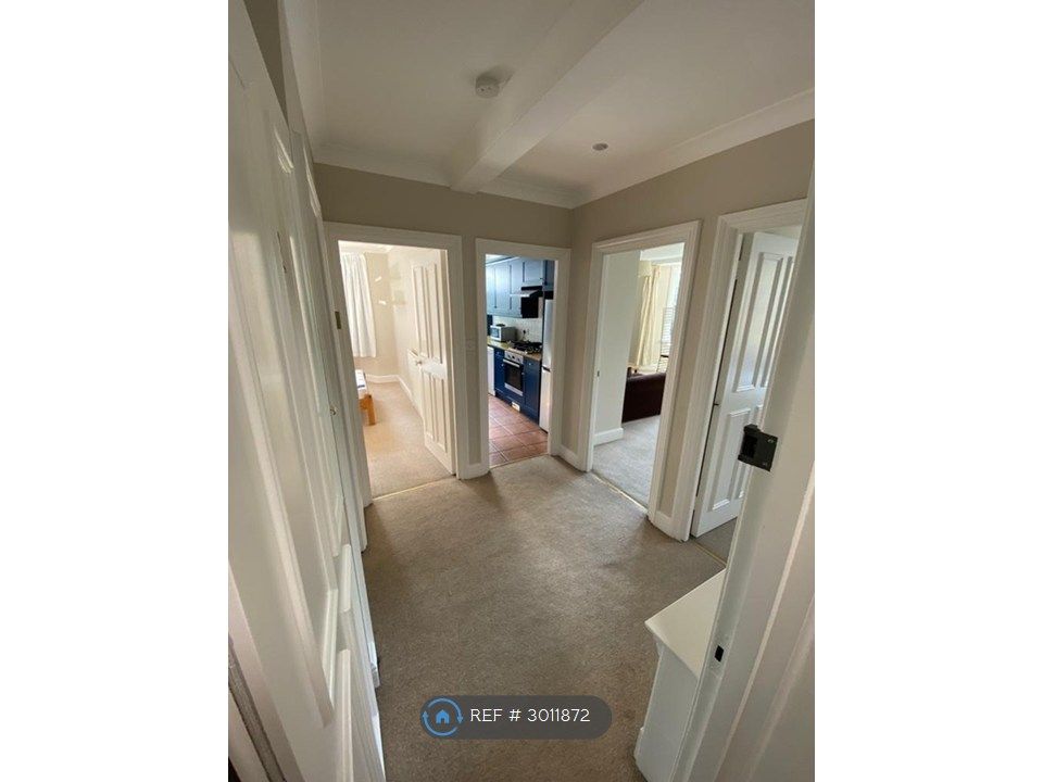 Property photo 2 of 18 Hallway