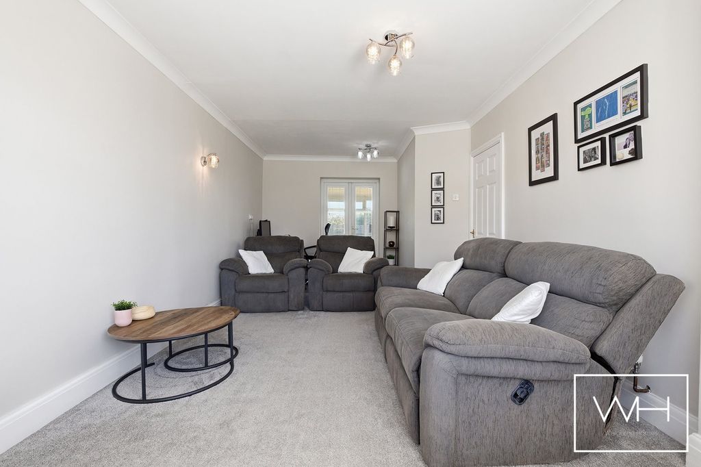Property photo 3 of 20 4 Wordsworth Drive Sprotbrough 10_297