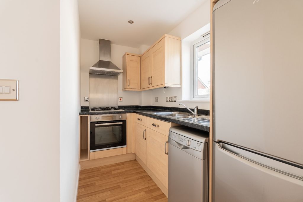 Property photo 3 of 11 4572723