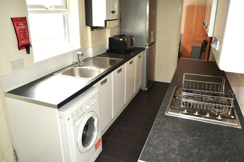 Property photo 3 of 12