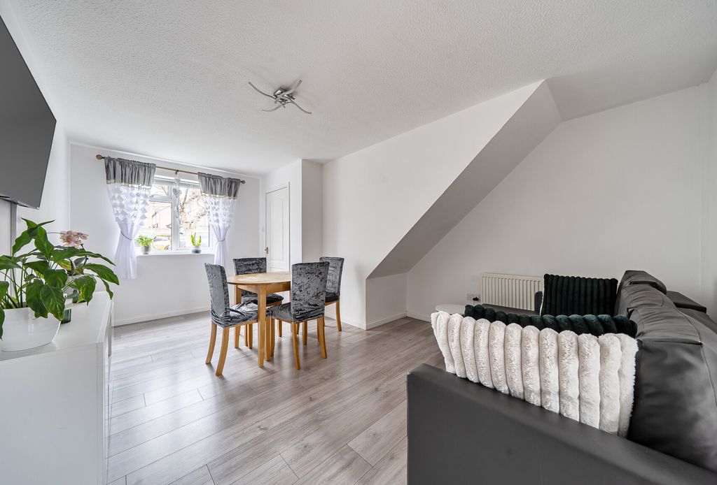 Property photo 3 of 19 1435769-3-69cd28c...