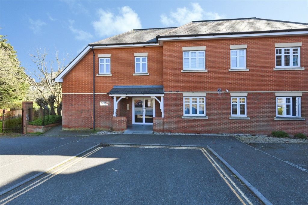 Property photo 2 of 18 Exterior