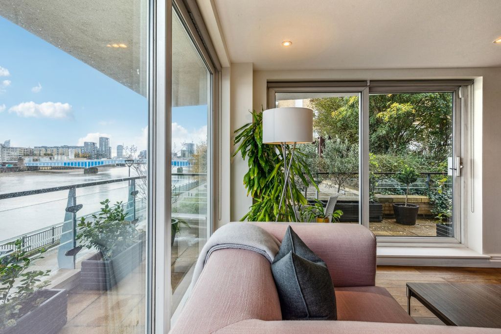 Property photo 3 of 24