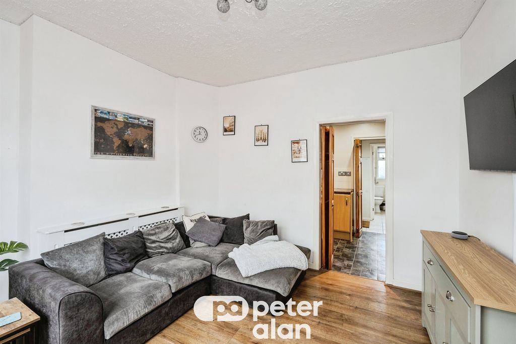 Property photo 2 of 12