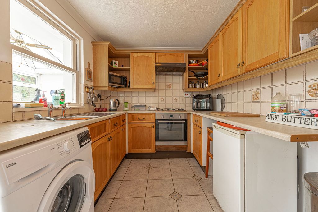 Property photo 3 of 59