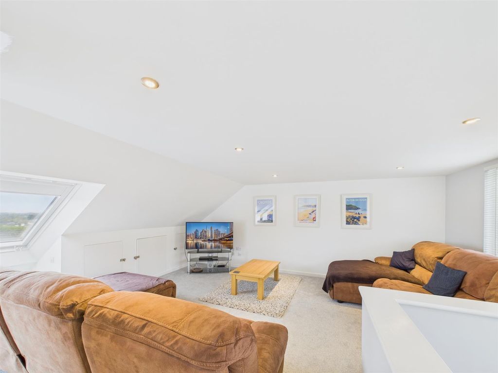 Property photo 3 of 16 Living Room