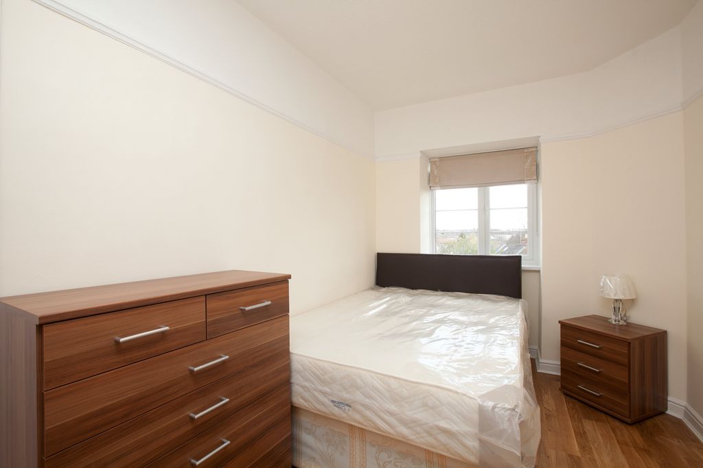 Property photo 3 of 7 Photo 03