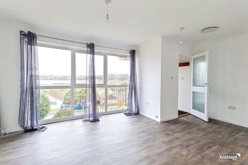 Property photo 3 of 10 Photo 8