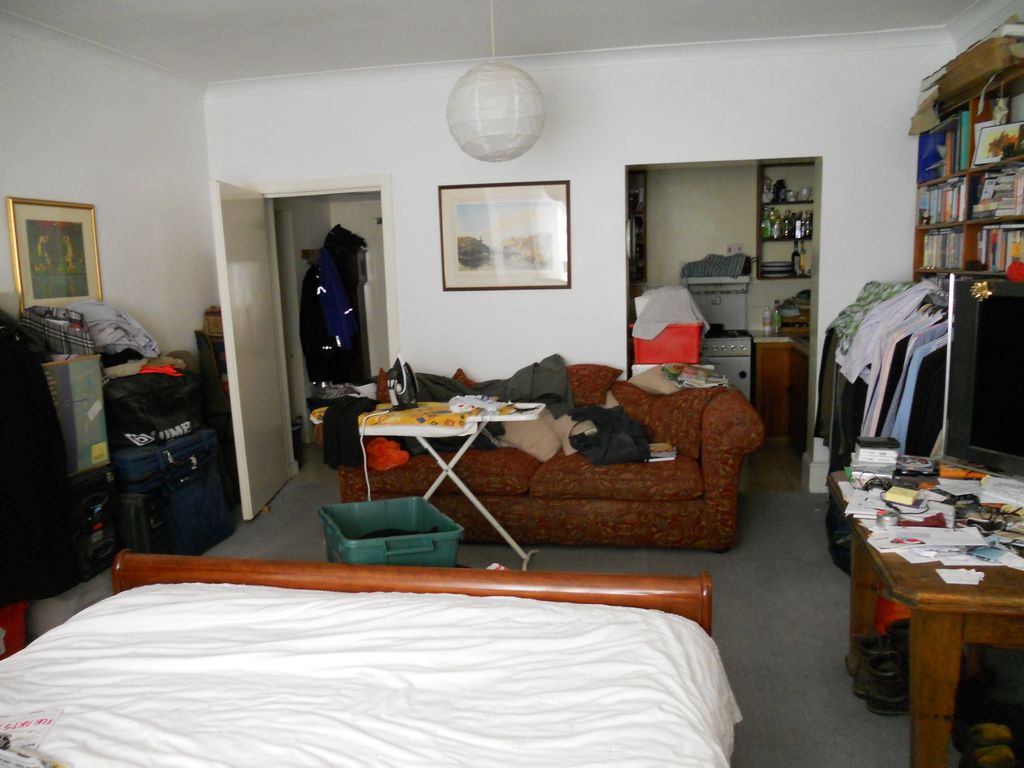 Property photo 2 of 5 Studio Room