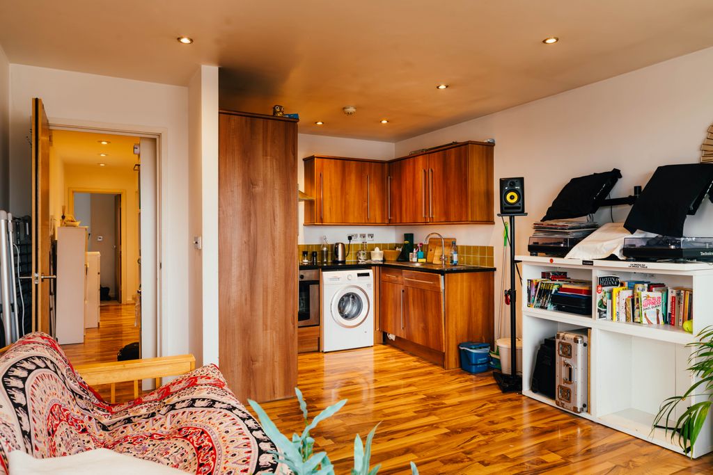 Property photo 3 of 19