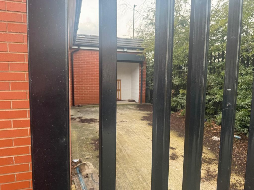 Property photo 3 of 16