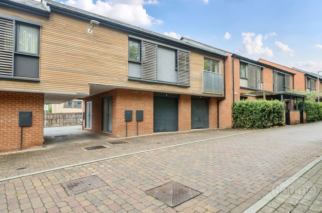 Property photo 1 of 12 2254818B-45Bb-4c5...