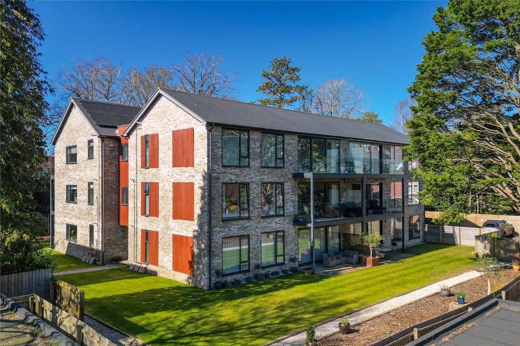 Property photo 1 of 21 Picture No. 02