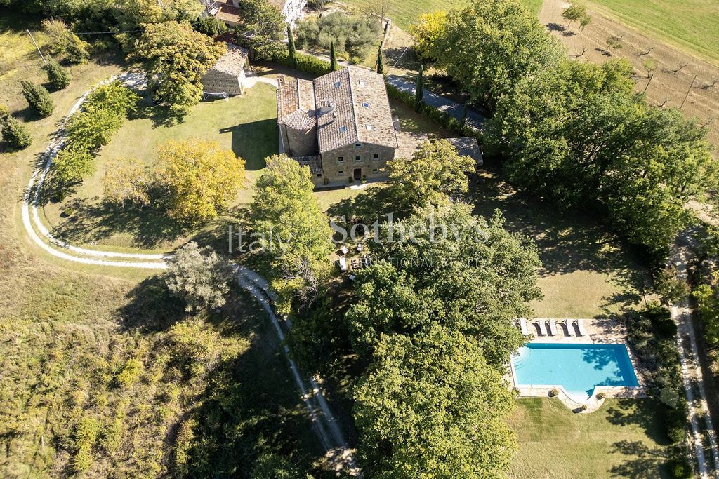 Property photo 2 of 26