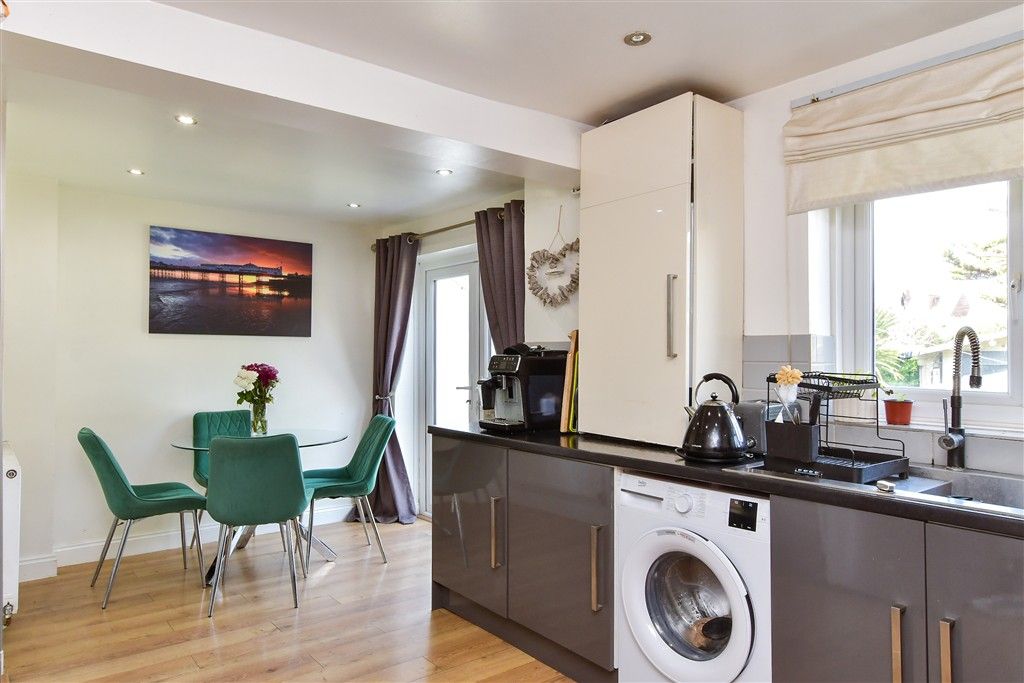 Additional image 8 of 4 bed chalet for saleVictoria Avenue, Peacehaven, East Sussex BN10