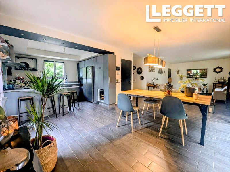 Property photo 3 of 10