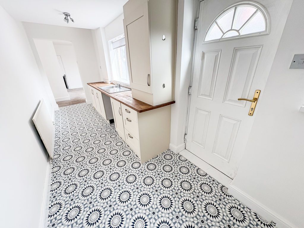 Property photo 3 of 10 Photo 4