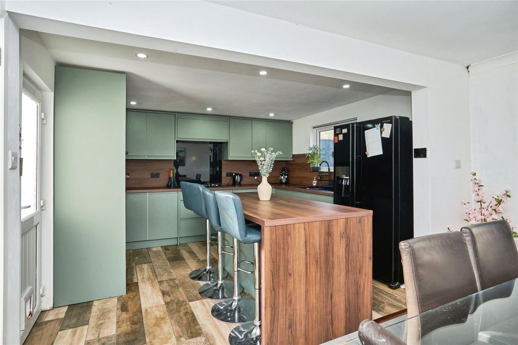 Property photo 3 of 25 Kitchen/Diner