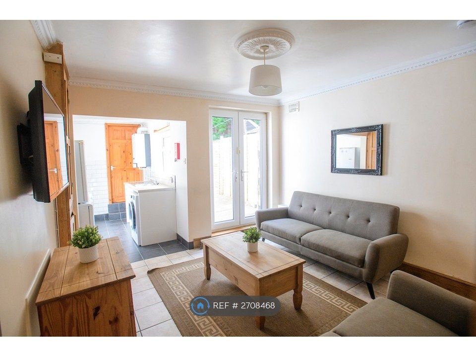 Property photo 2 of 11