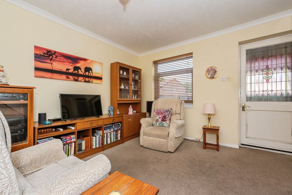 Property photo 2 of 17 Photo