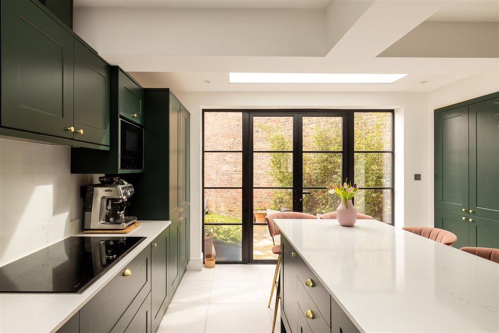 Property photo 2 of 29