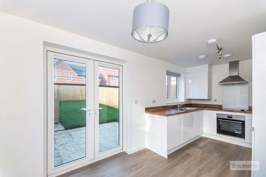 Property photo 3 of 14 Kitchen