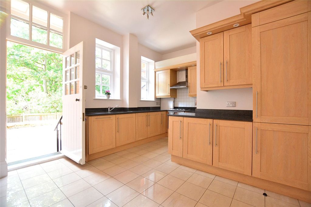 Property photo 2 of 22 Picture No. 01