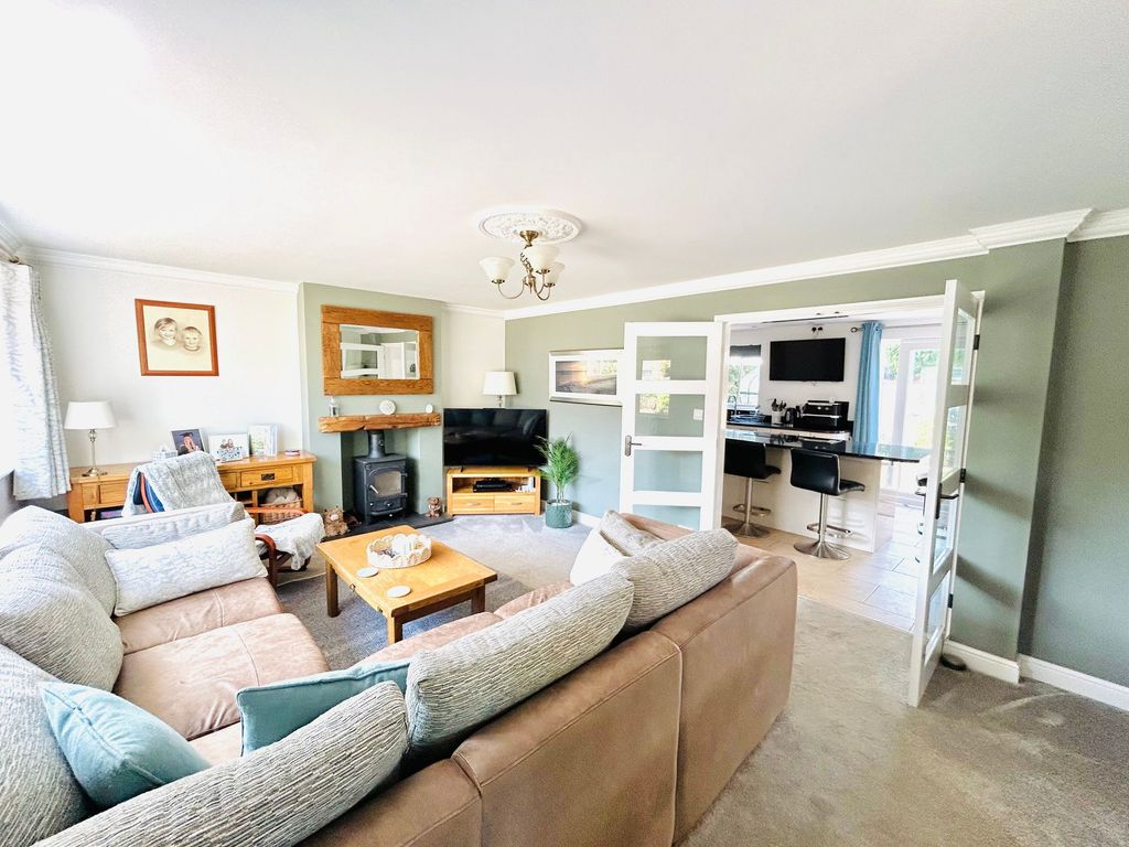 Property photo 3 of 34