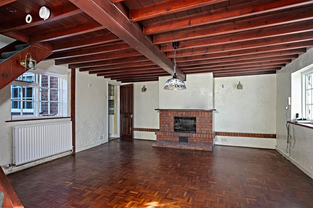 Property photo 2 of 23