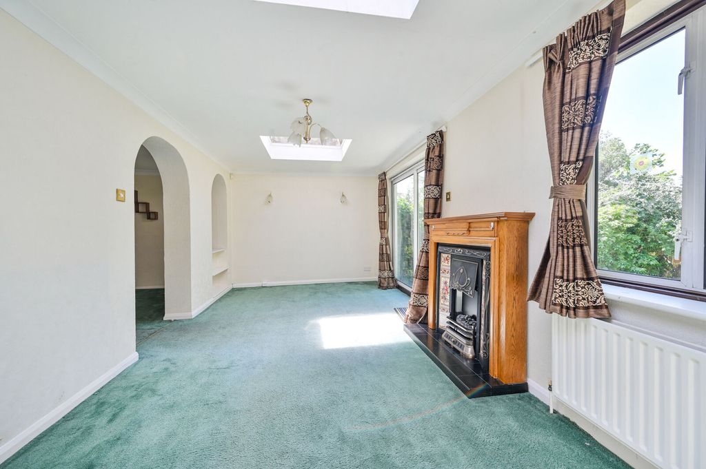 Property photo 3 of 16
