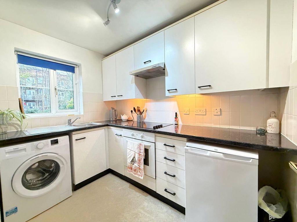 Property photo 3 of 13 Picture 3