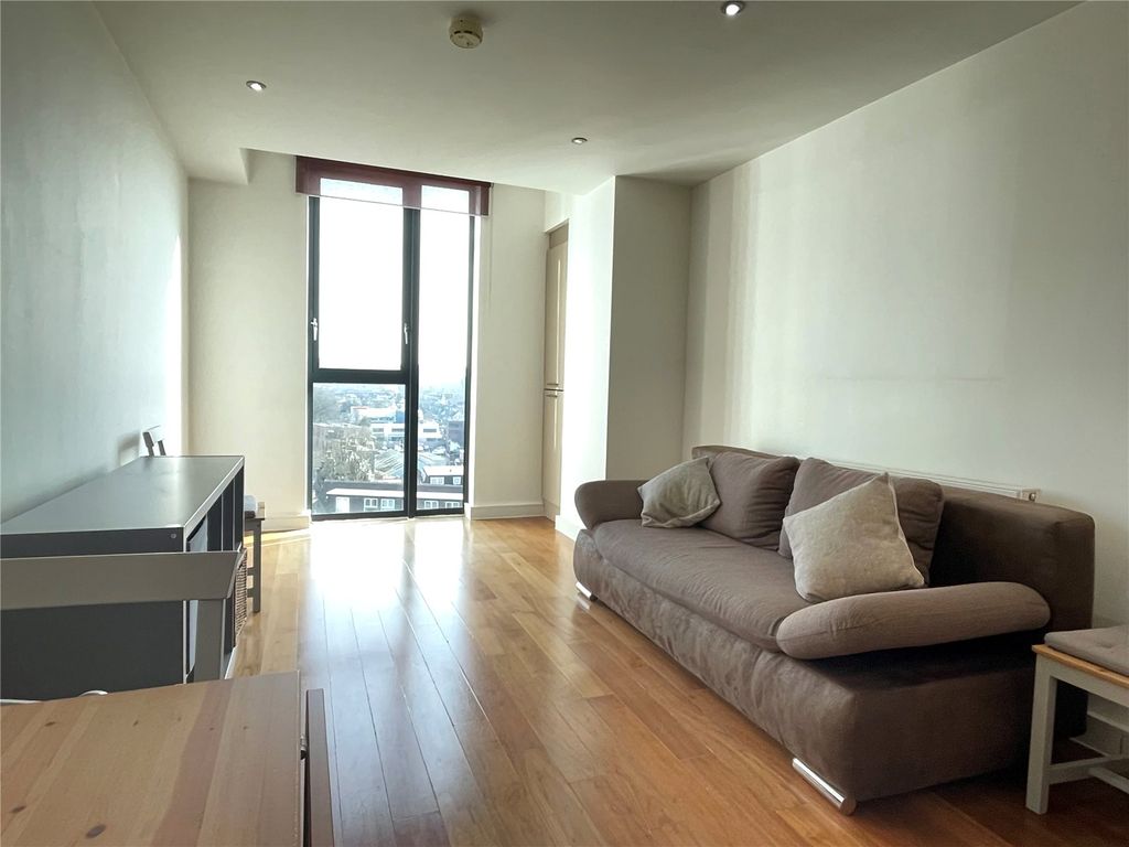 Property photo 3 of 12 Picture No. 18