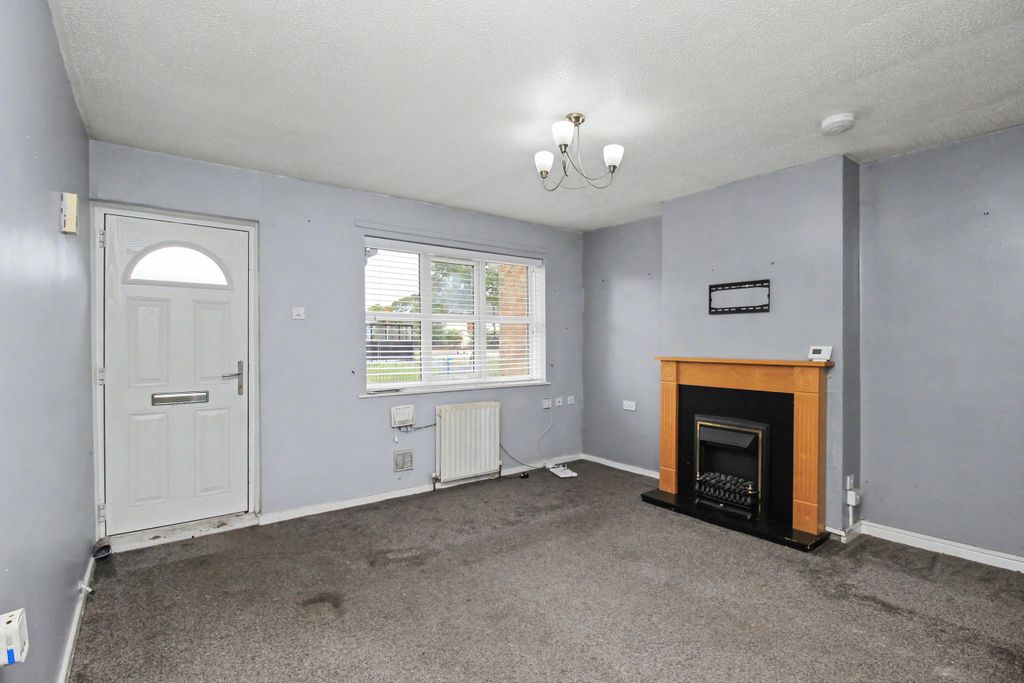 Property photo 2 of 17 378 Endike Lane, North Hull Estate, Hull, Hu6 8Aa