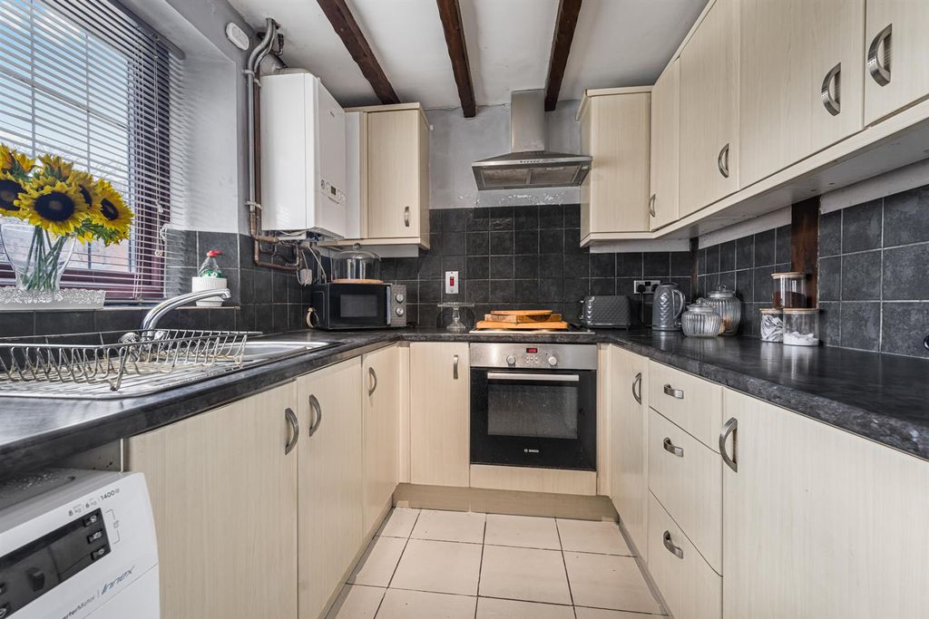 Property photo 2 of 11 2-Bed-Hatherley1.Jpg