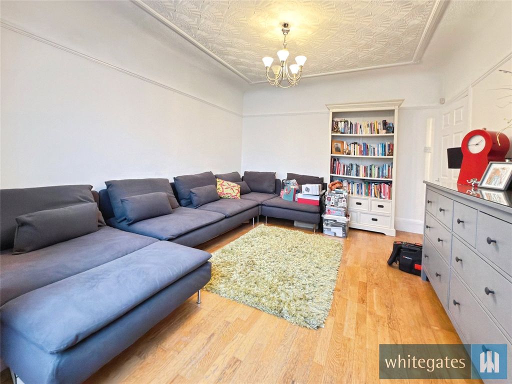 Property photo 3 of 21 Picture No. 03