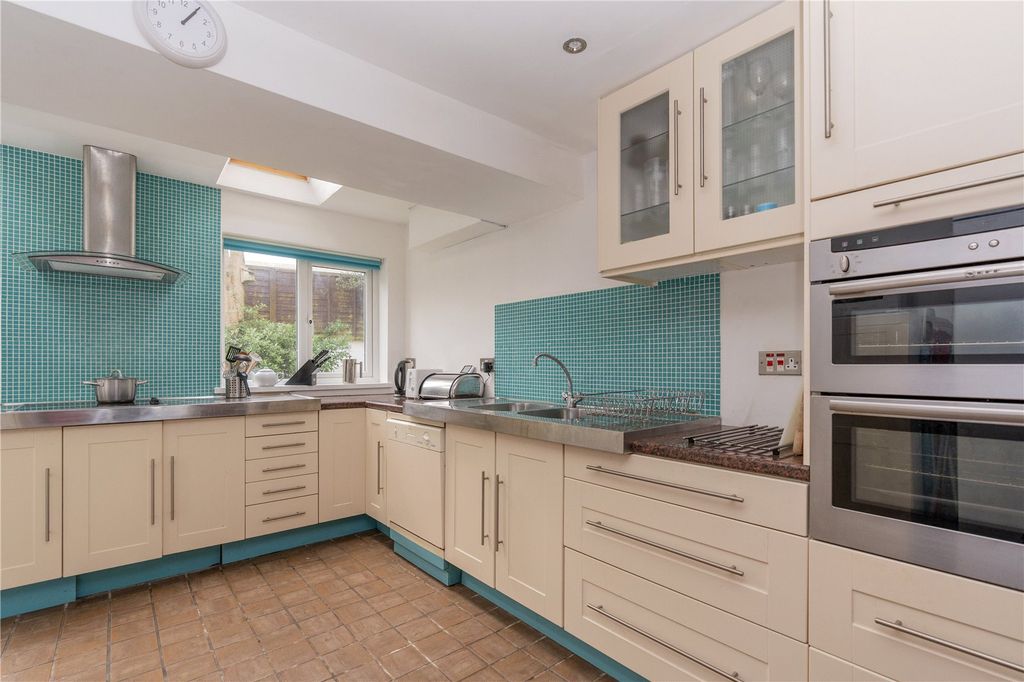 Property photo 2 of 28 Picture No. 06