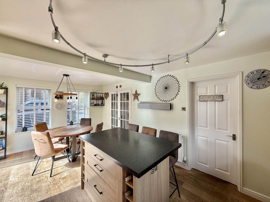 4 bed detached house for salePrestwick Burn, Didcot OX11 photo 5